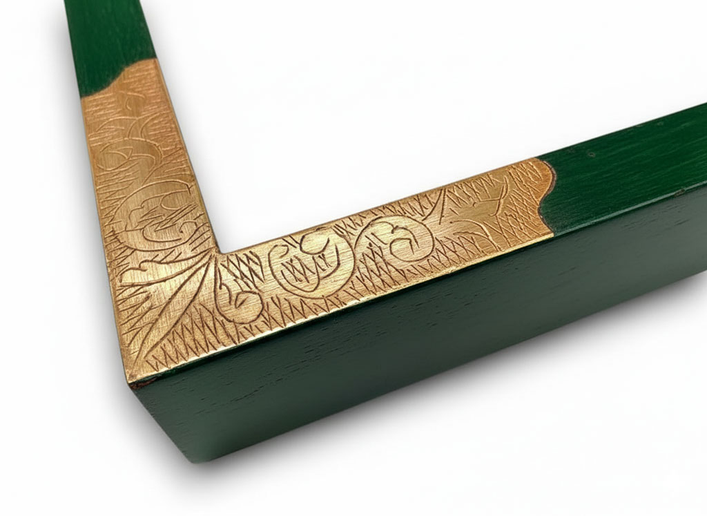 Lucio 70 Couleur angles gravés or